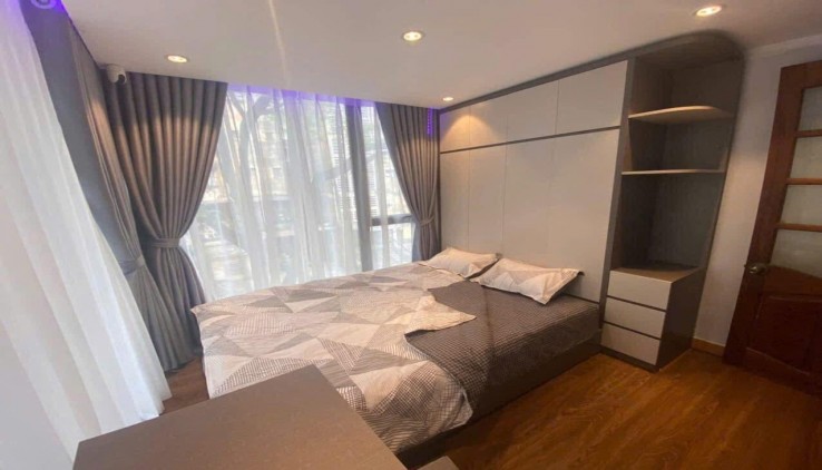 Cho thuê căn hộ Tập thể Tầng 3, Phố Thái Thịnh 100m2, 3 ngủ, 11 Triệu
